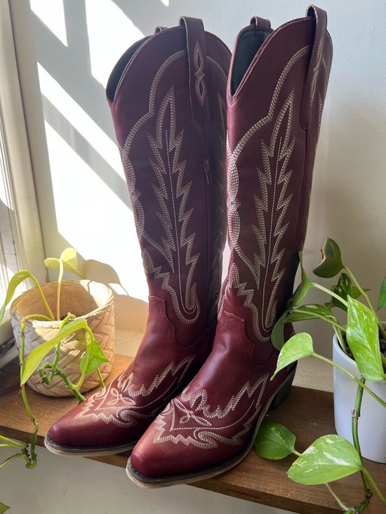 Shoes - Women's Tall Burgundy Western Boots